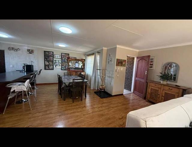 3 BEDROOM HOUSE FOR SALE IN VAN DYK PARK